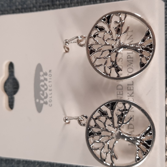 Silver Metal Alloy Tree of Life Lord's Prayer Engraved Pendant Necklace Earrings - Picture 3 of 5